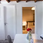 Villa Glamorous 2br In Ornos With Amazing Sea View!